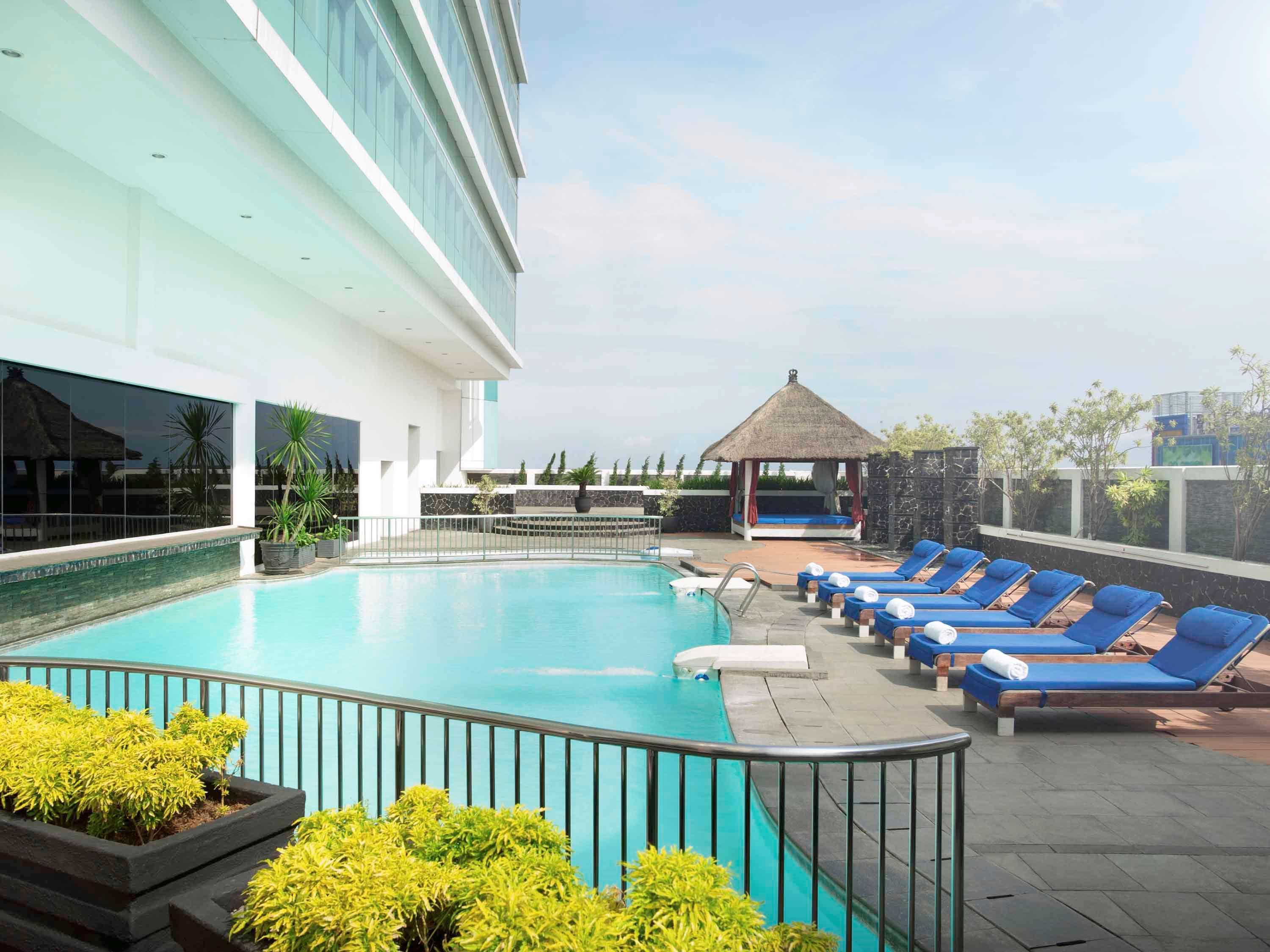 Novotel Jakarta Gajah Mada Esterno foto