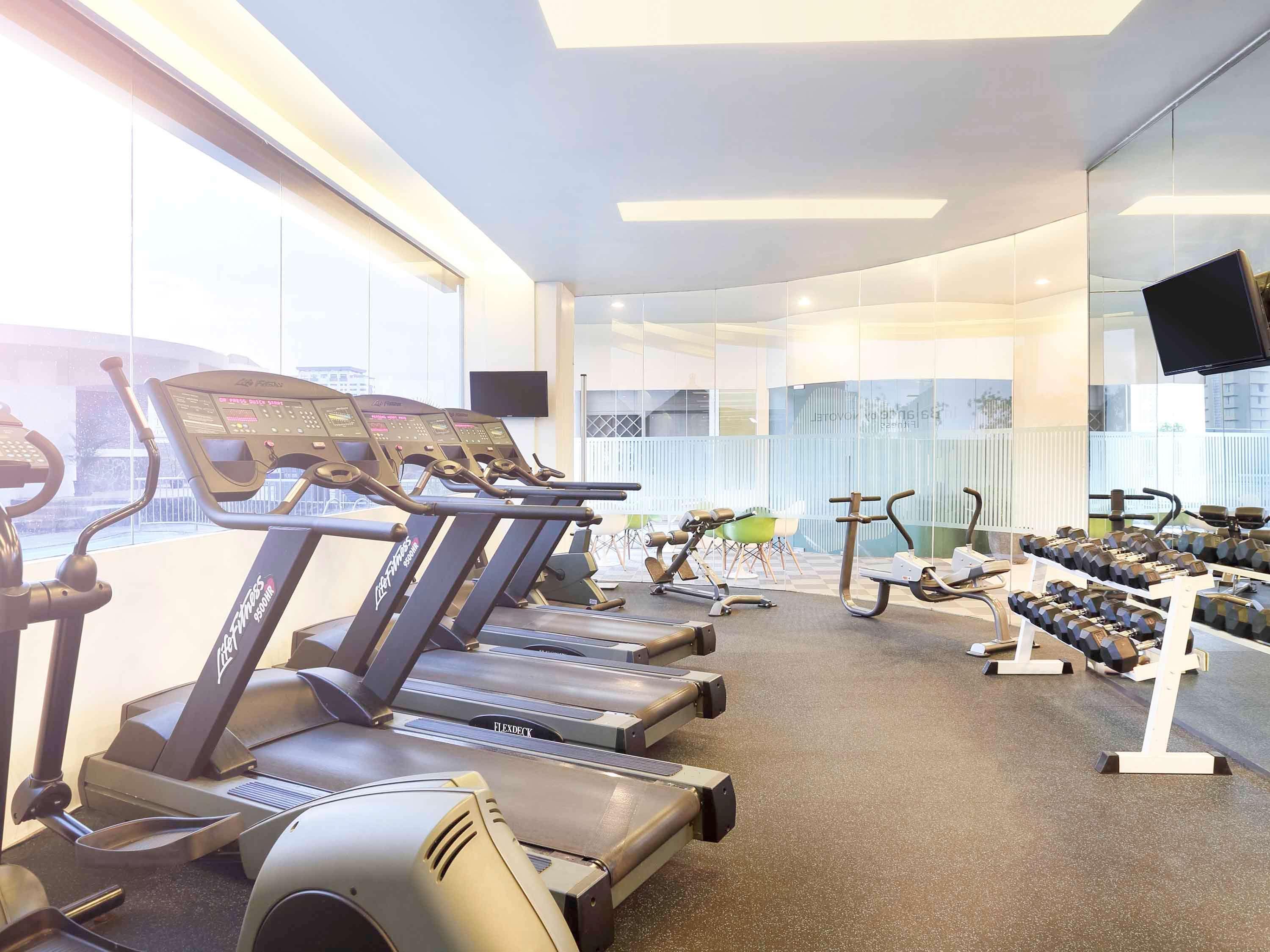 Novotel Jakarta Gajah Mada Esterno foto