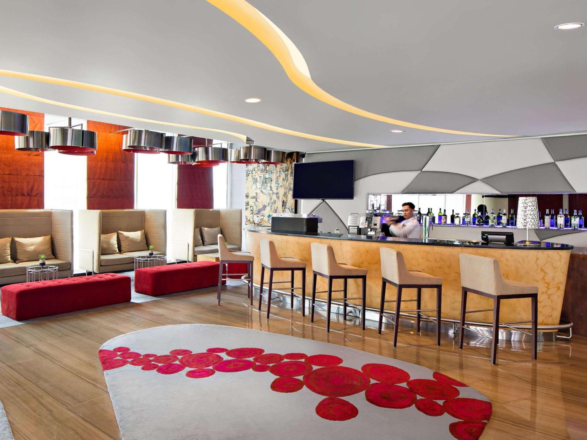 Novotel Jakarta Gajah Mada Esterno foto