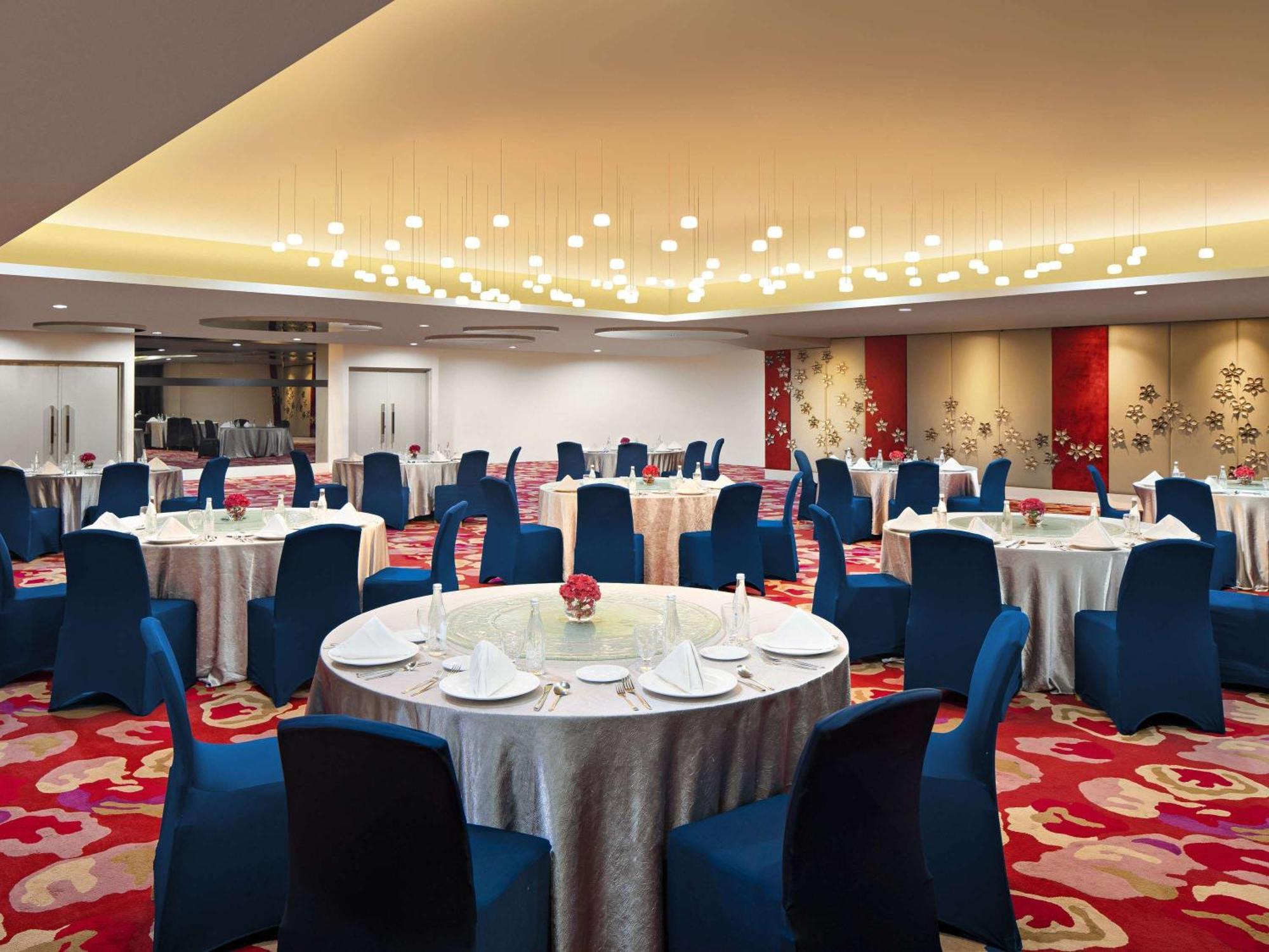 Novotel Jakarta Gajah Mada Esterno foto