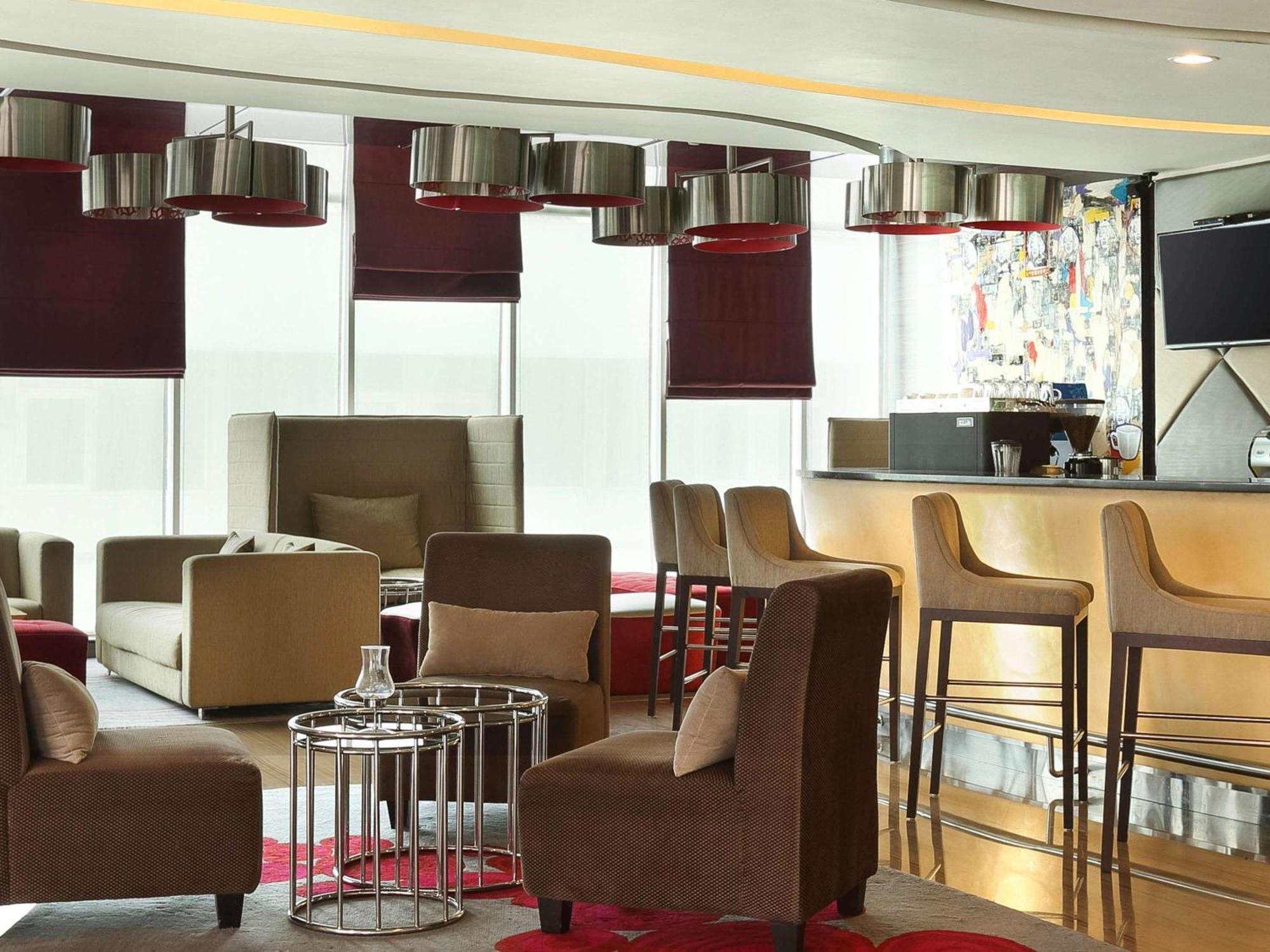 Novotel Jakarta Gajah Mada Esterno foto