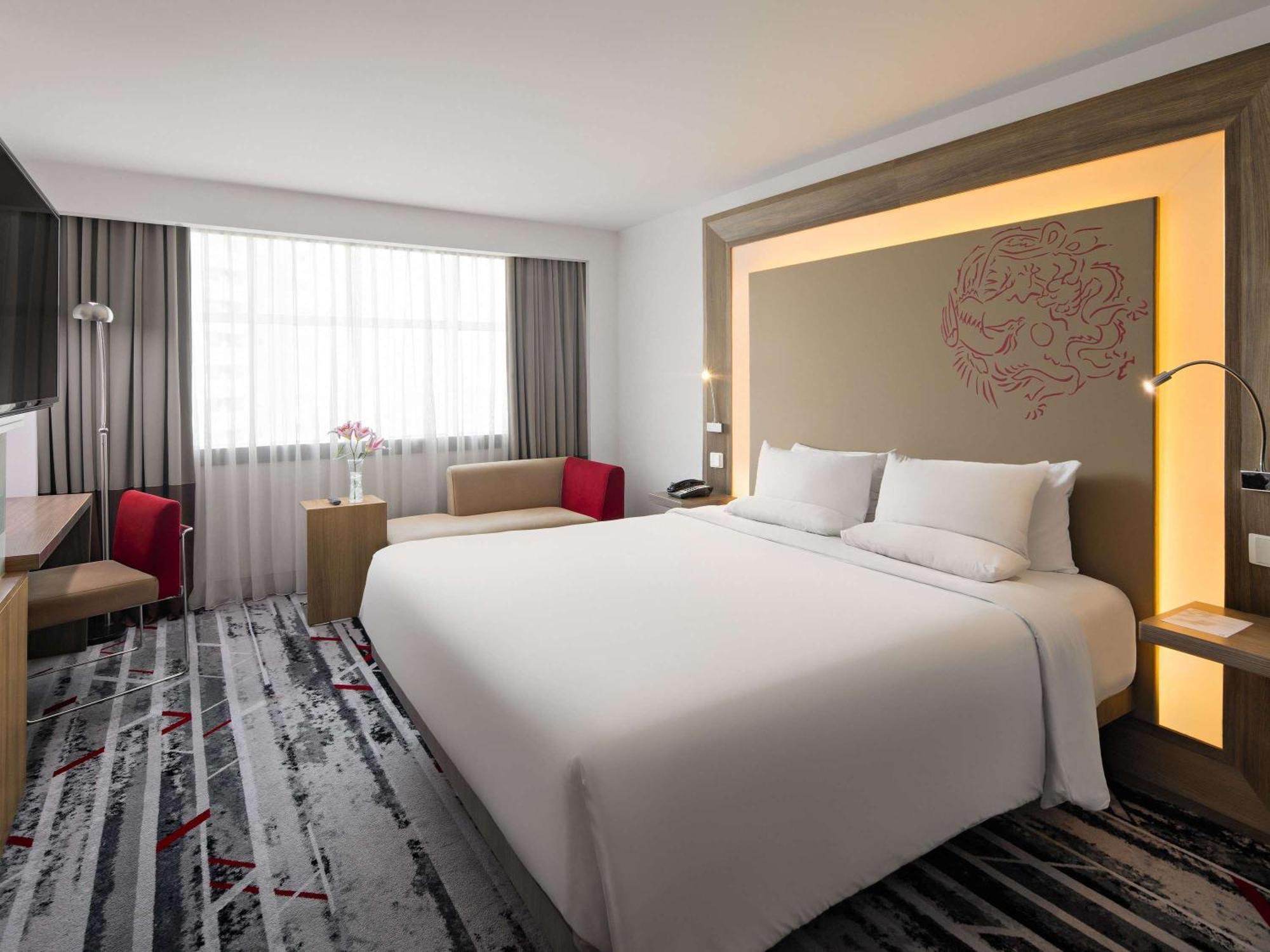 Novotel Jakarta Gajah Mada Esterno foto