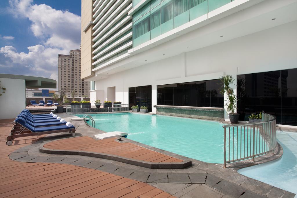 Novotel Jakarta Gajah Mada Esterno foto