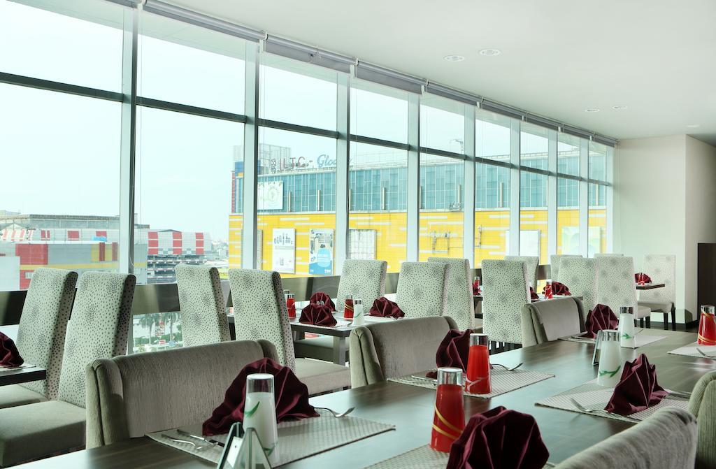 Novotel Jakarta Gajah Mada Esterno foto