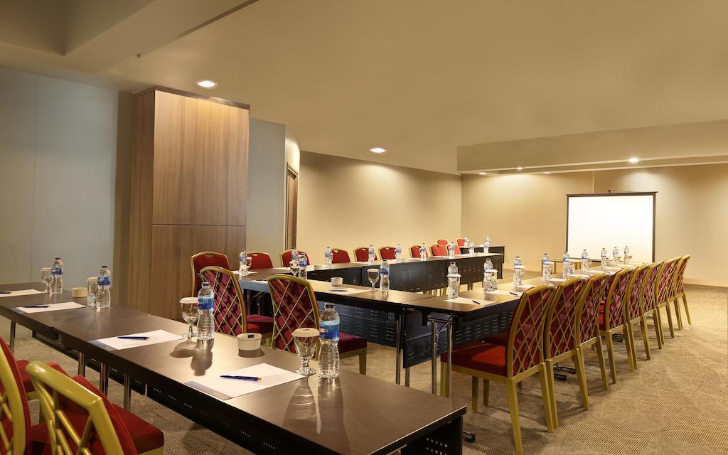 Novotel Jakarta Gajah Mada Esterno foto